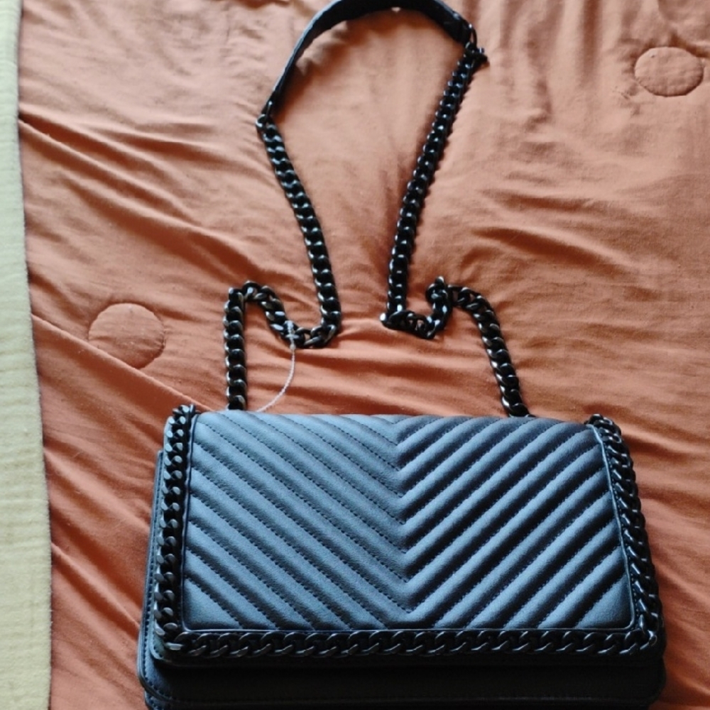 Black Aldo Chevron Quilted Chain Shoulder Bag